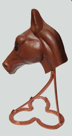 Femme Qui Parle à L'oreille Du Cheval - - Sculpture By -