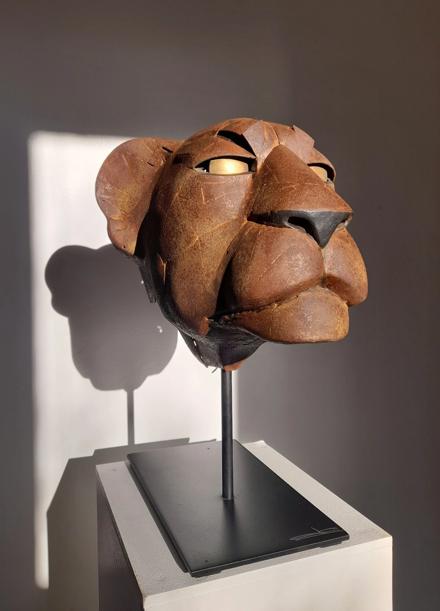 Lionne - - Sculpture By - 3 Lionne - - Sculpture By -