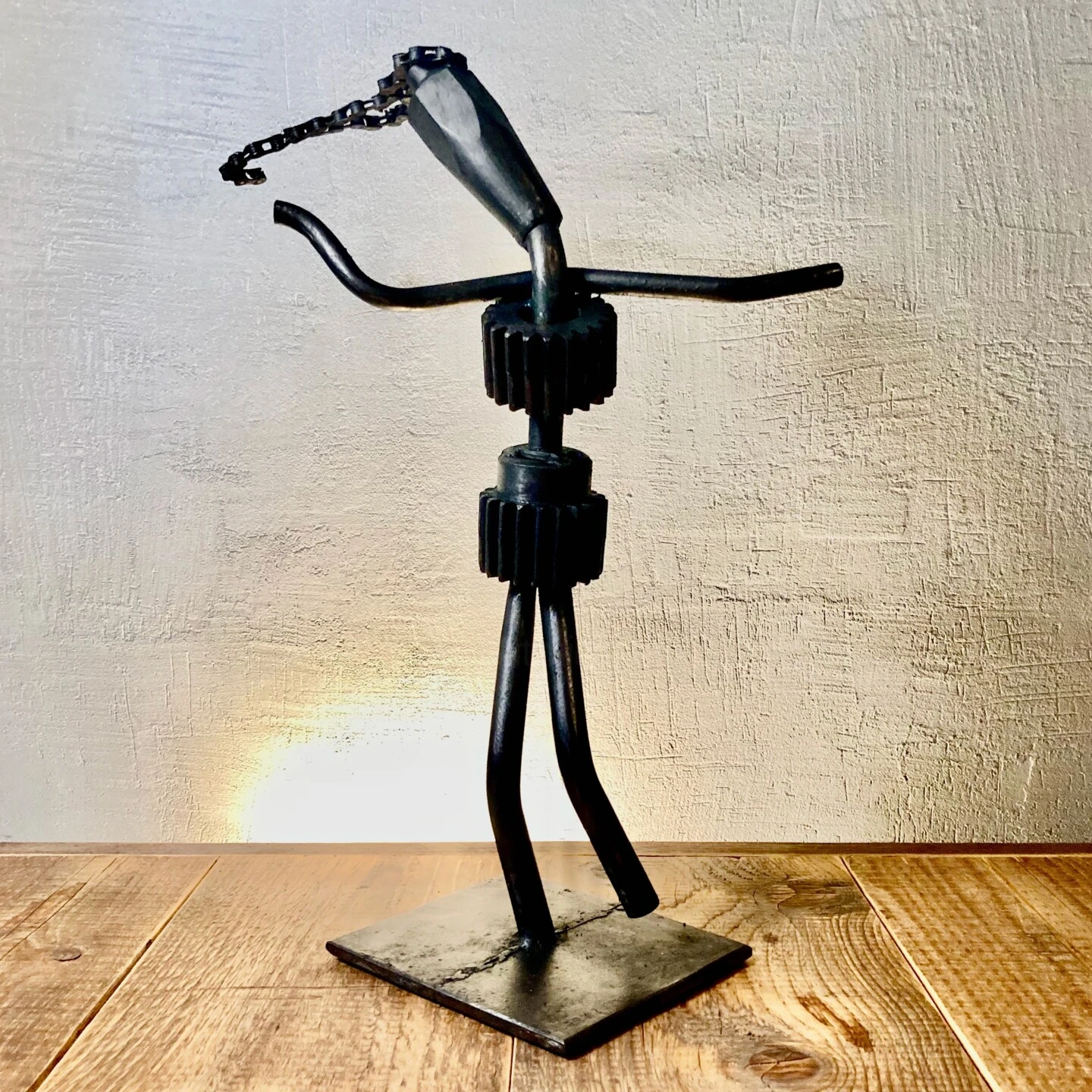 'Déhanche-Toi' - - Sculpture By - 3 'Déhanche-Toi' - - Sculpture By -