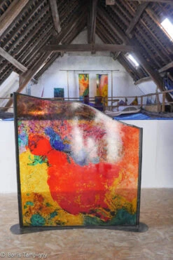 Le Décollage De La Grosse Poule Rouge - Sculpture By -