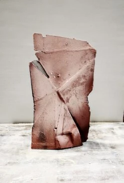 Construcción En Rosa - - Sculpture By -