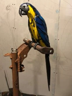 Pas Coco - - Sculpture By -